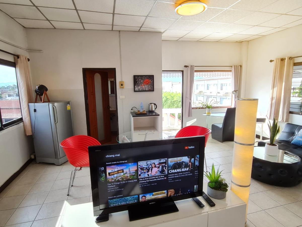 Bed And Terrace Guesthouse Чиангмай Екстериор снимка