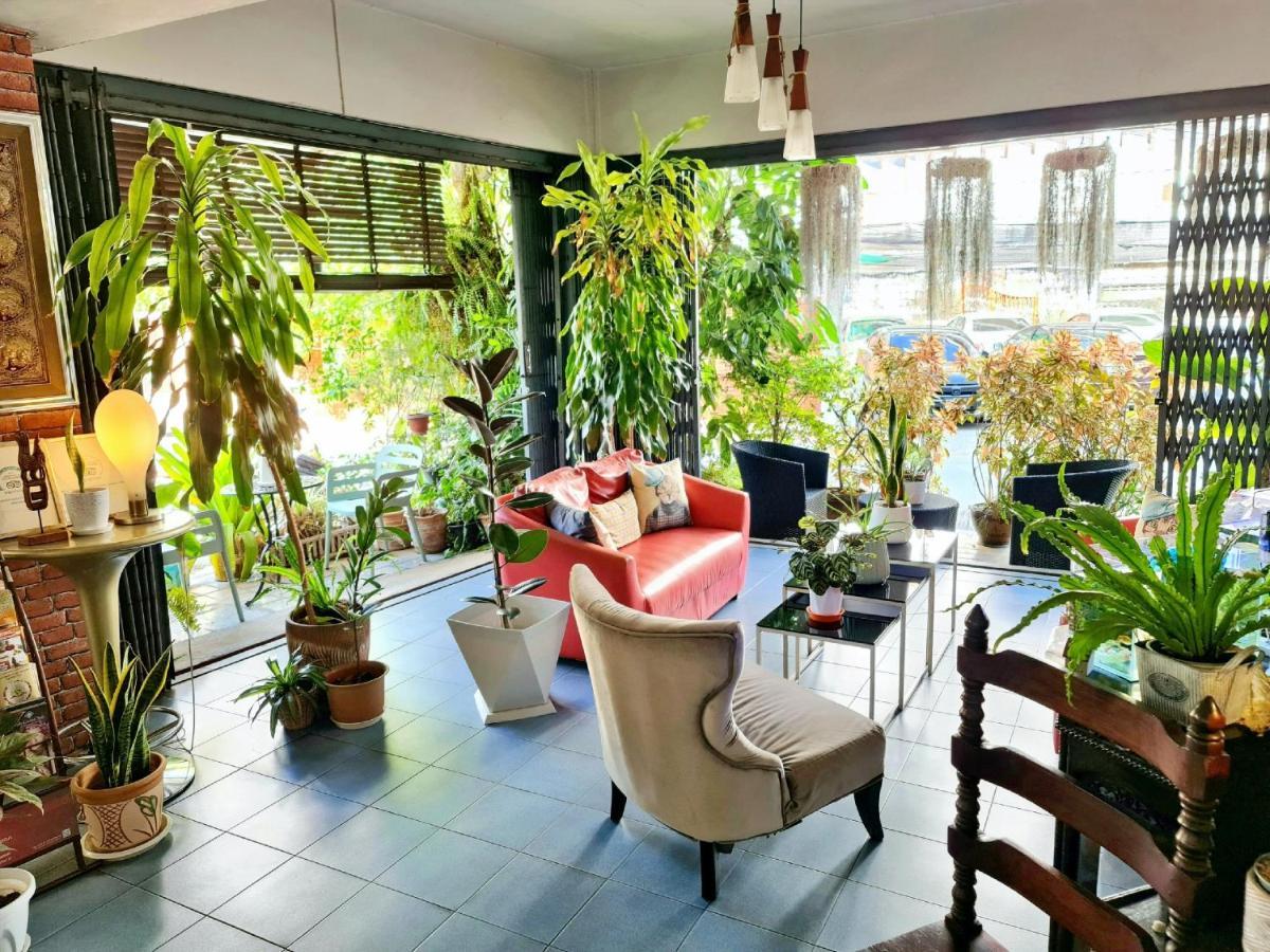 Bed And Terrace Guesthouse Чиангмай Екстериор снимка