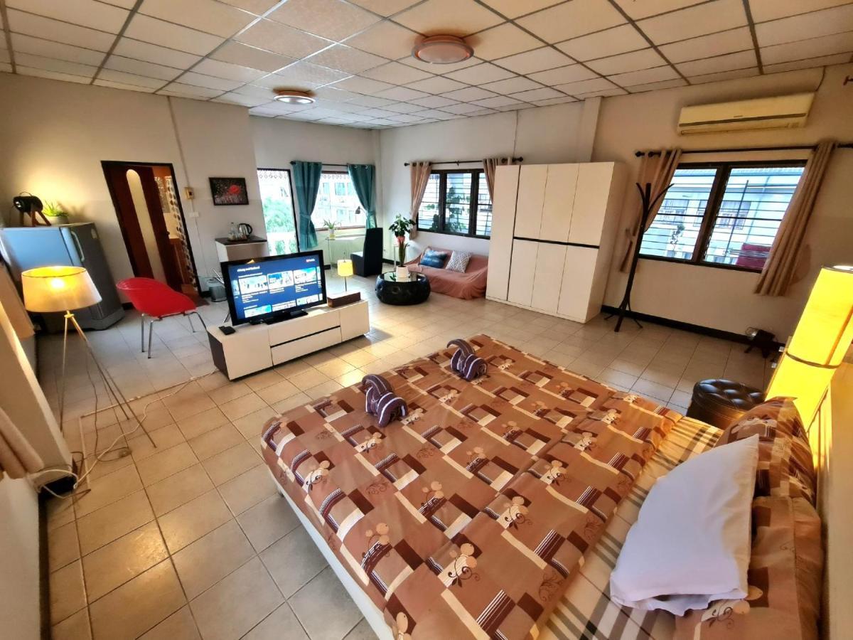 Bed And Terrace Guesthouse Чиангмай Екстериор снимка