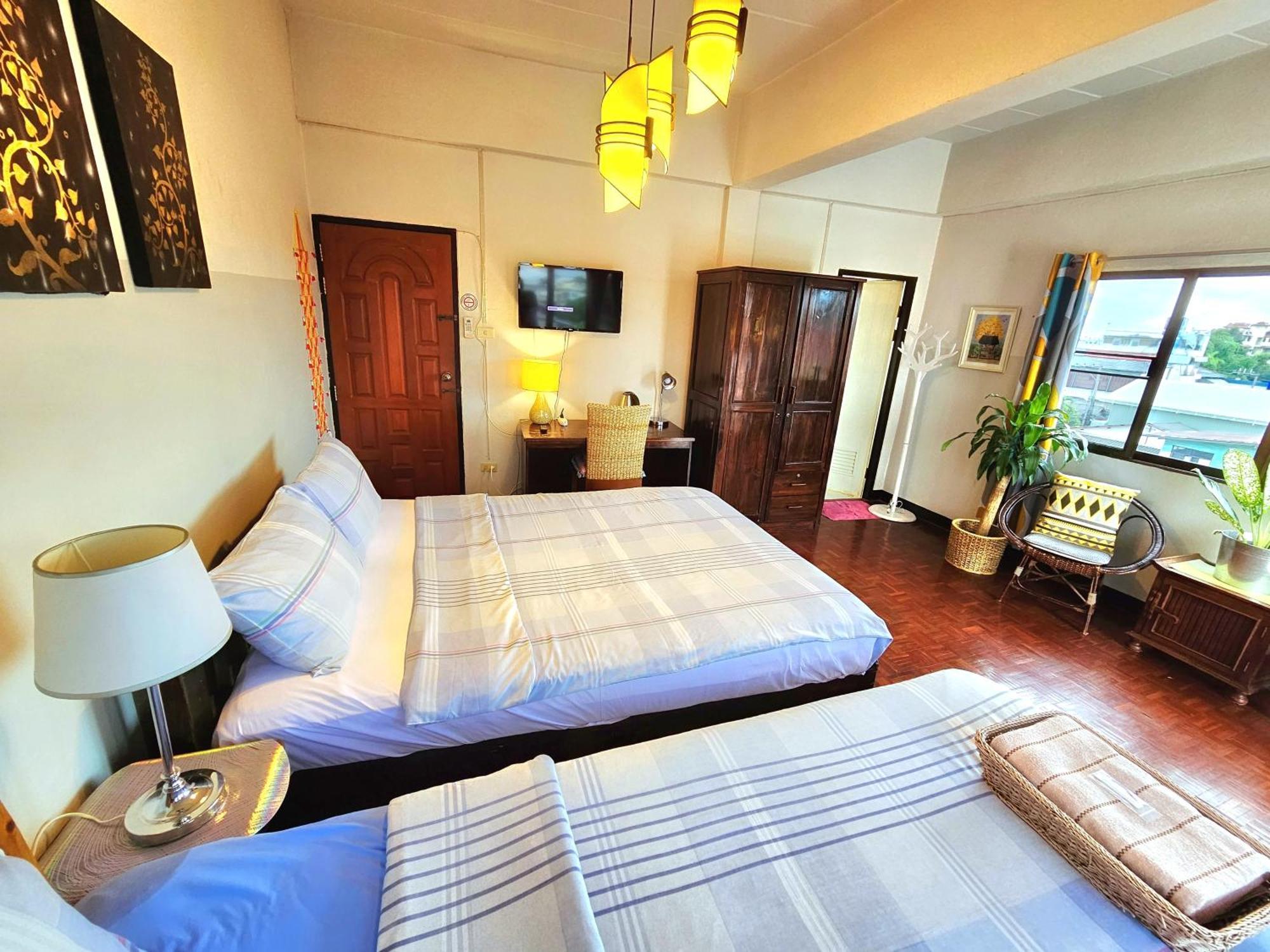 Bed And Terrace Guesthouse Чиангмай Стая снимка