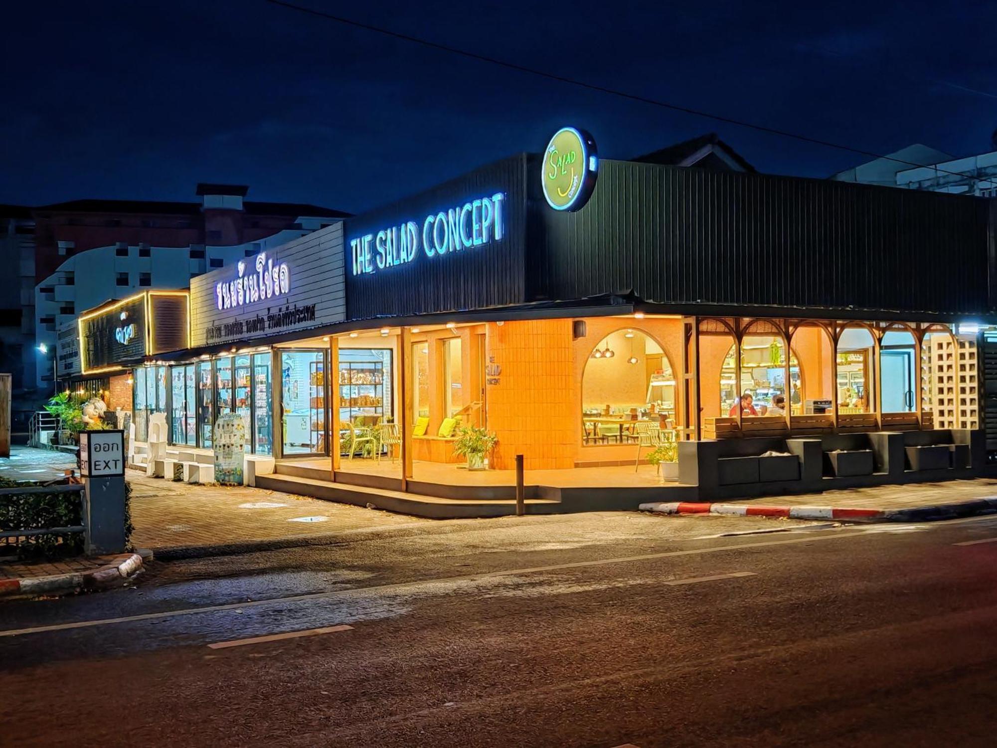 Bed And Terrace Guesthouse Чиангмай Екстериор снимка